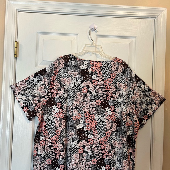 Women's Plus Size Floral Print Summer Vacation Top Loose/Relaxed Fit Top 18W 22W - Picture 7 of 8